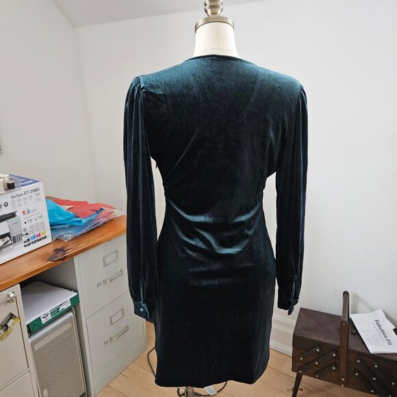 Dex Festive Green Velvet Dress - Picture 2 of 4